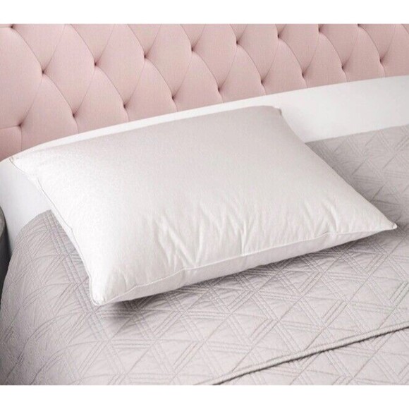 CosmoLiving by Cosmopolitan Leopard White Down Standard Pillow NWT - Picture 2 of 8